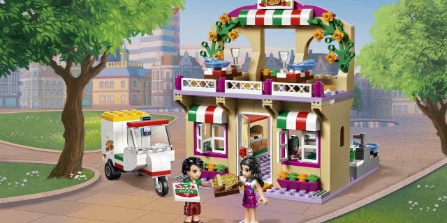 https://mojos.sfo3.cdn.digitaloceanspaces.com/2018/05/LEGO-Friends-Heartlake-Pizzeria-Set-1.jpg