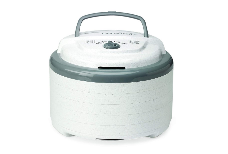 https://mojos.sfo3.cdn.digitaloceanspaces.com/2019/02/NESCO-Snackmaster-Food-Dehydrator.jpg